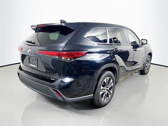 used 2023 Toyota Highlander car, priced at $31,309