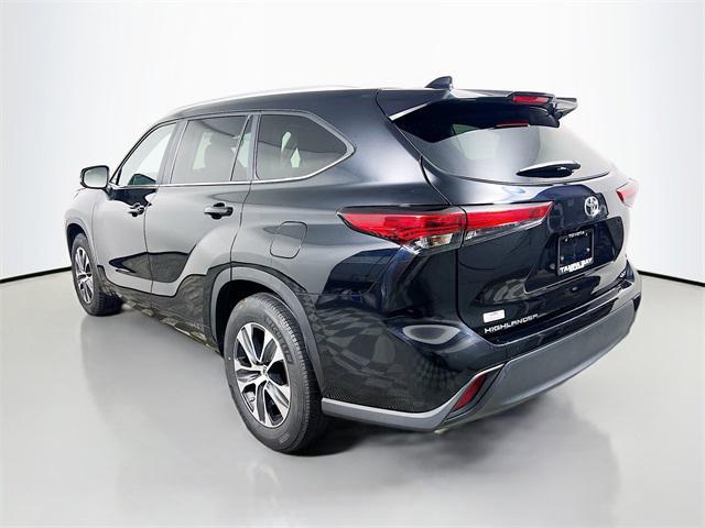 used 2023 Toyota Highlander car, priced at $31,309