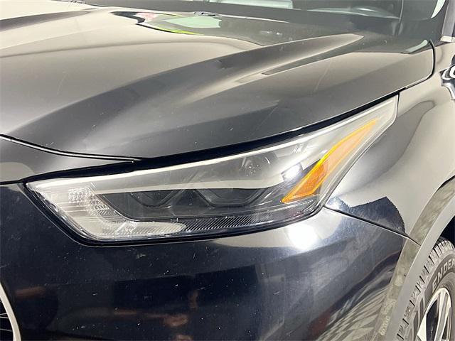 used 2023 Toyota Highlander car, priced at $31,309
