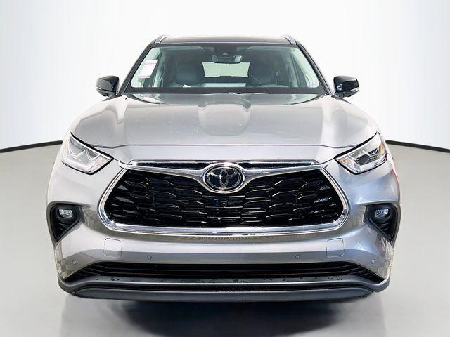 new 2026 Toyota Highlander car, priced at $59,683