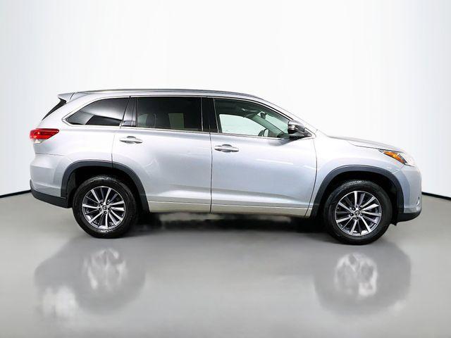 used 2017 Toyota Highlander car, priced at $18,041
