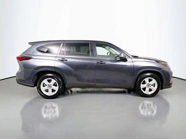used 2023 Toyota Highlander car, priced at $28,891