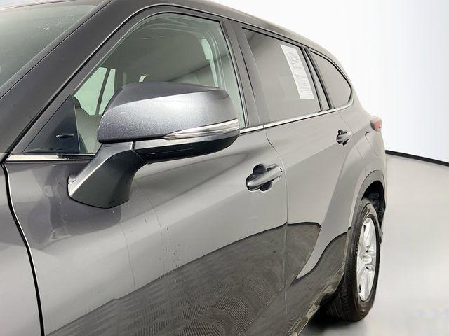 used 2023 Toyota Highlander car, priced at $28,891