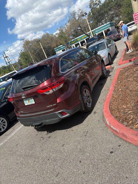 used 2019 Toyota Highlander car, priced at $21,655