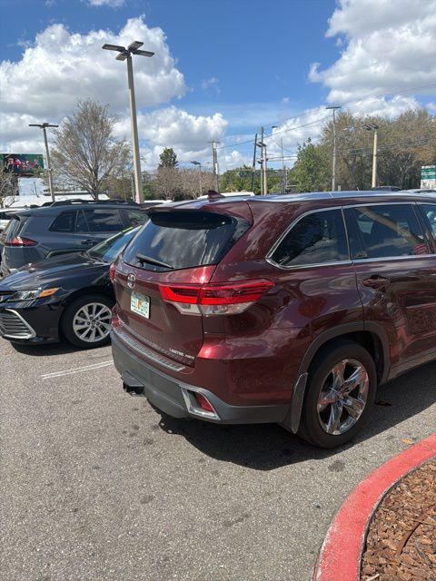 used 2019 Toyota Highlander car, priced at $21,655