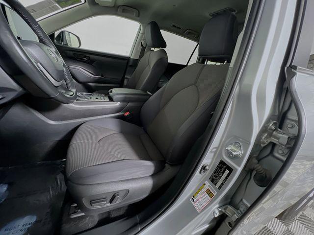 used 2024 Toyota Highlander car, priced at $33,583