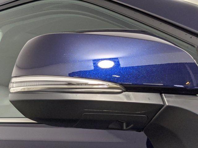 used 2022 Toyota Highlander car, priced at $33,652