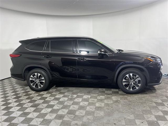 used 2020 Toyota Highlander car, priced at $20,271