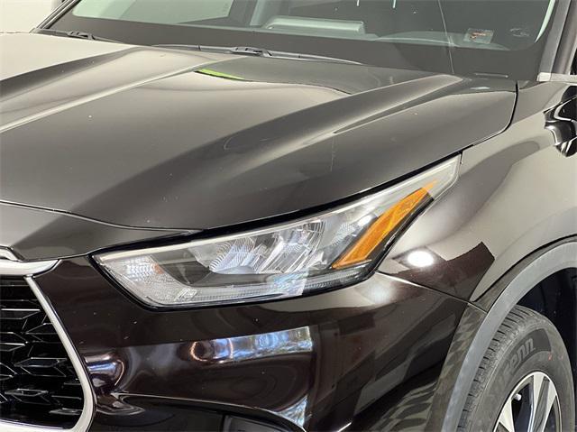 used 2020 Toyota Highlander car, priced at $20,271