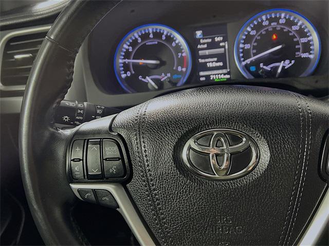 used 2019 Toyota Highlander car, priced at $25,489