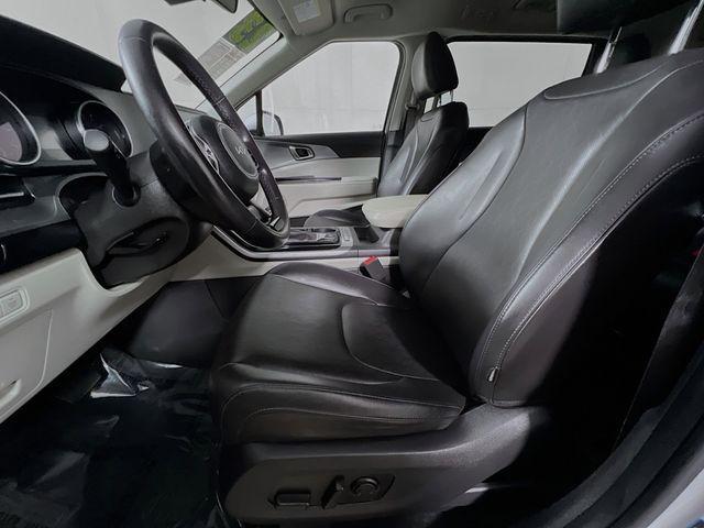 used 2023 Kia Carnival car, priced at $27,282