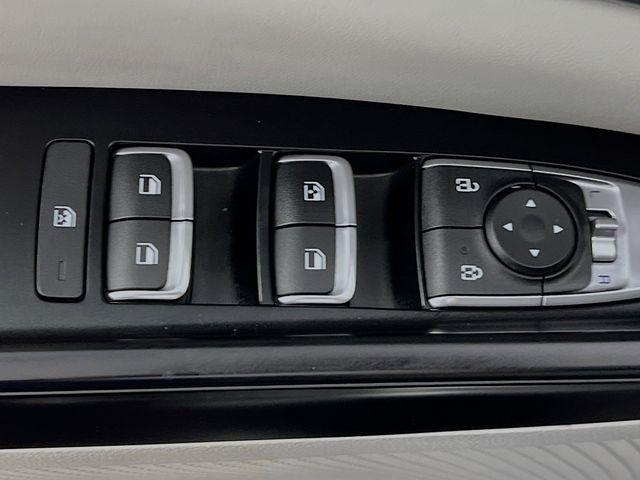 used 2023 Kia Carnival car, priced at $27,282