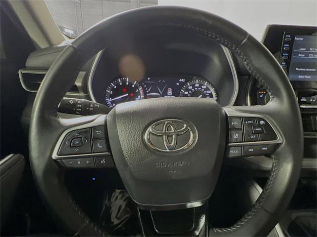 used 2021 Toyota Highlander car, priced at $29,337