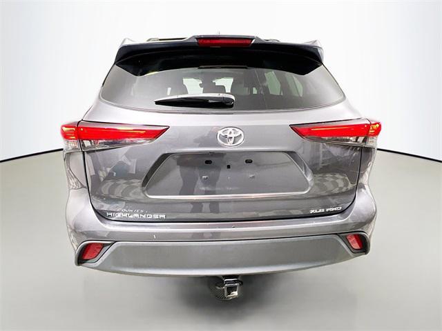 used 2021 Toyota Highlander car, priced at $29,337