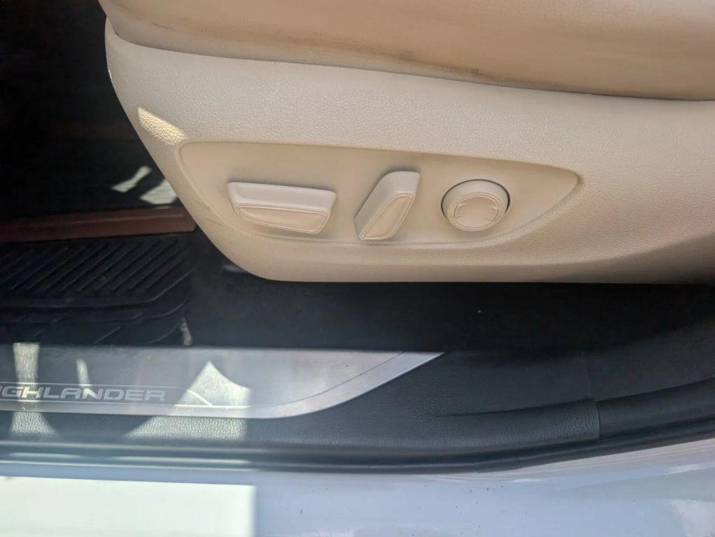 used 2023 Toyota Highlander car