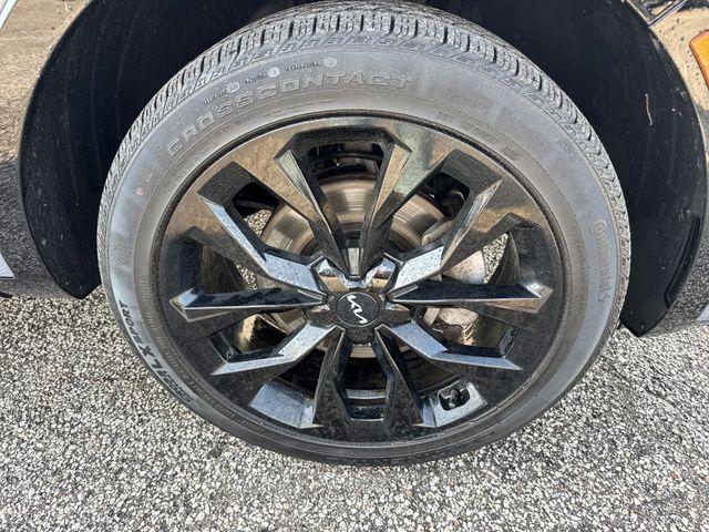 used 2023 Kia Sorento car, priced at $30,946