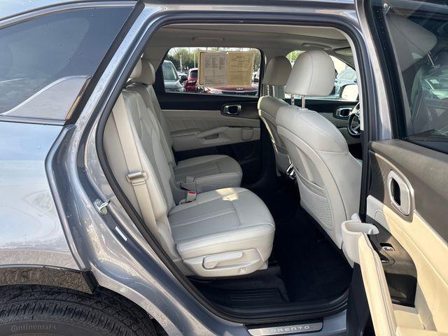 used 2023 Kia Sorento car, priced at $30,946
