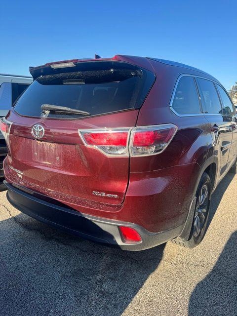 used 2015 Toyota Highlander car, priced at $16,978