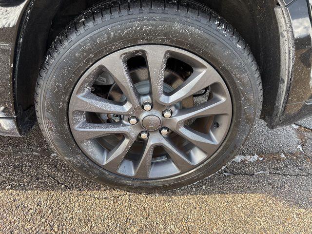 used 2019 Jeep Grand Cherokee car, priced at $22,978