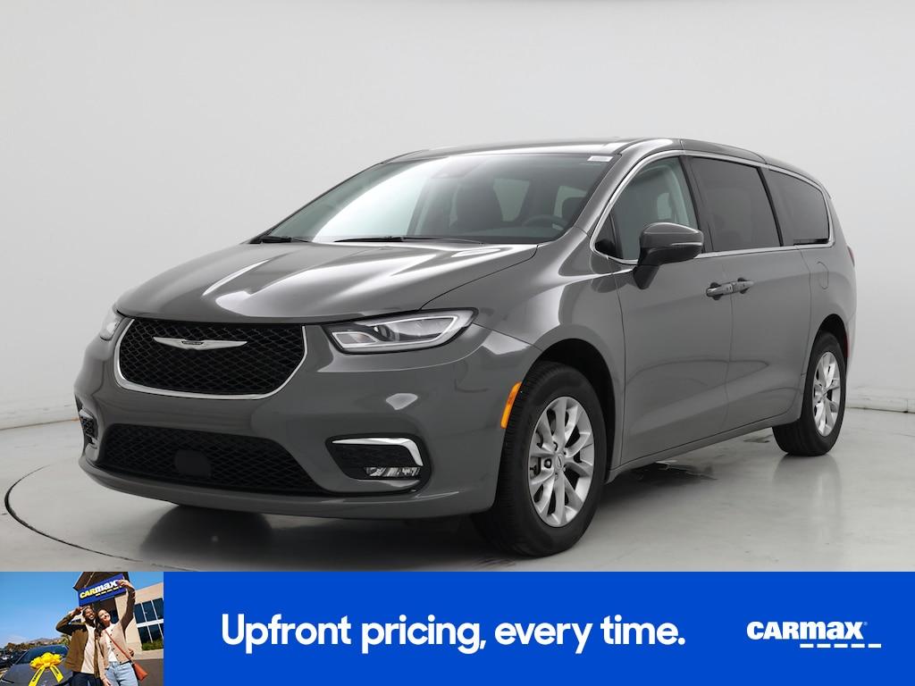 used 2023 Chrysler Pacifica car, priced at $33,998