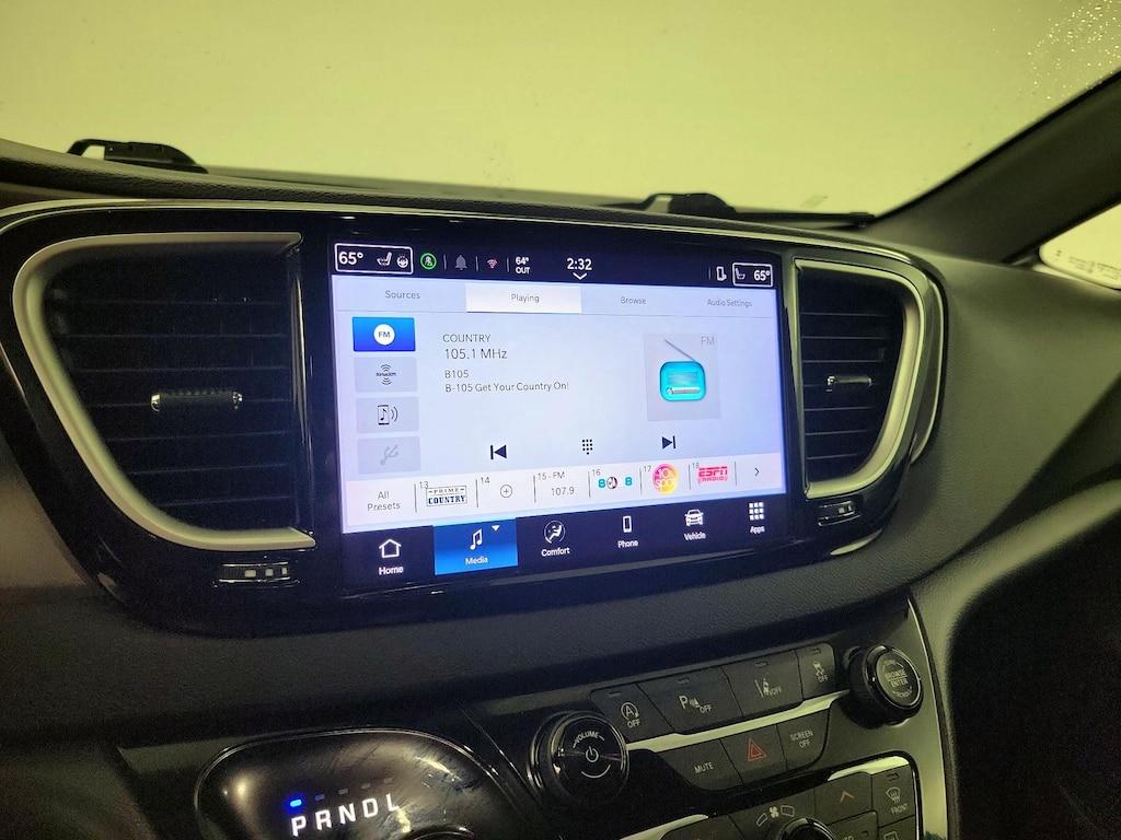used 2025 Chrysler Pacifica car, priced at $28,998