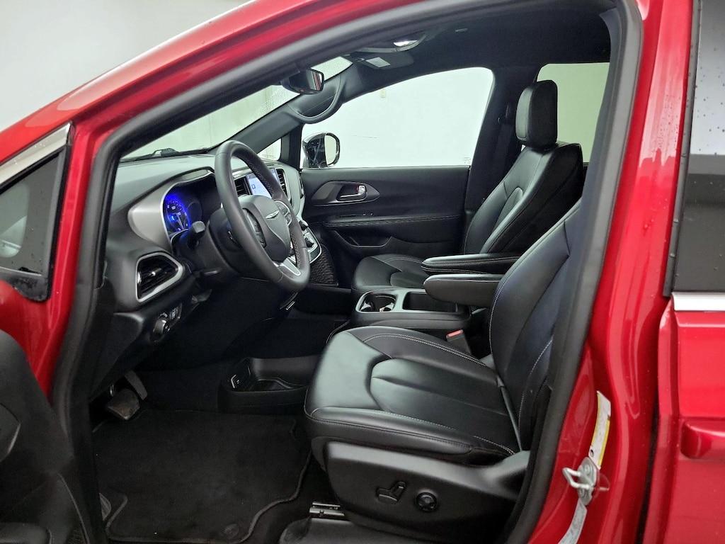used 2025 Chrysler Pacifica car, priced at $28,998