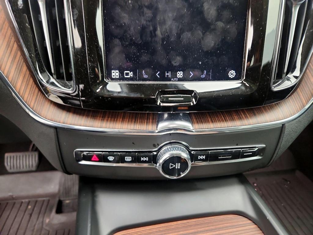 used 2024 Volvo XC60 car, priced at $26,998