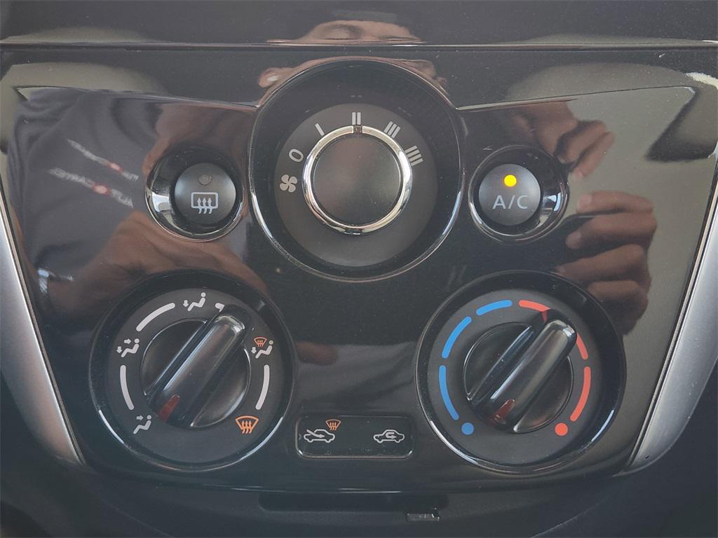 used 2015 Nissan Versa Note car, priced at $5,795