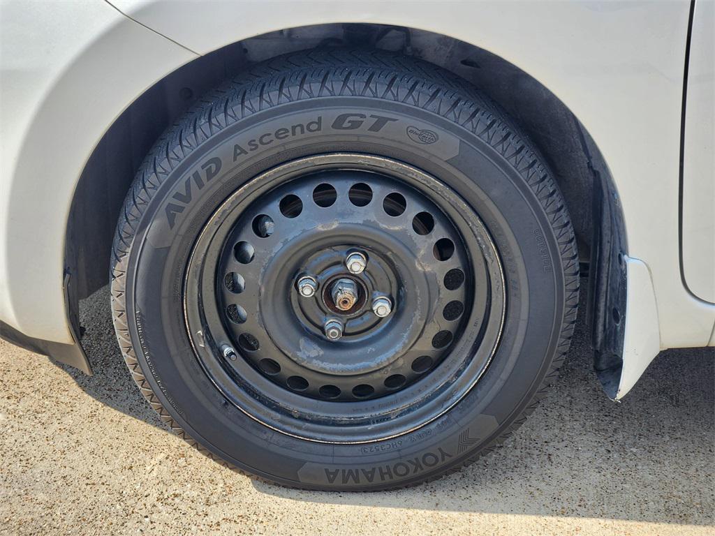 used 2015 Nissan Versa Note car, priced at $5,795