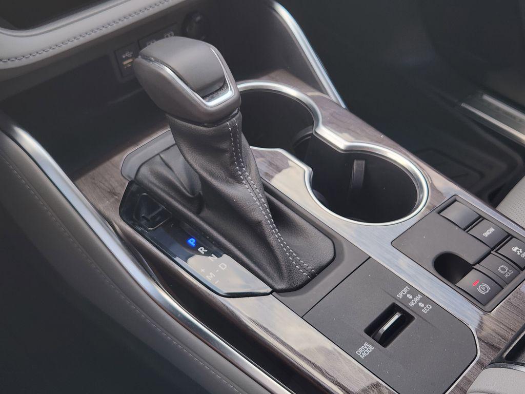 used 2023 Toyota Highlander car, priced at $40,095