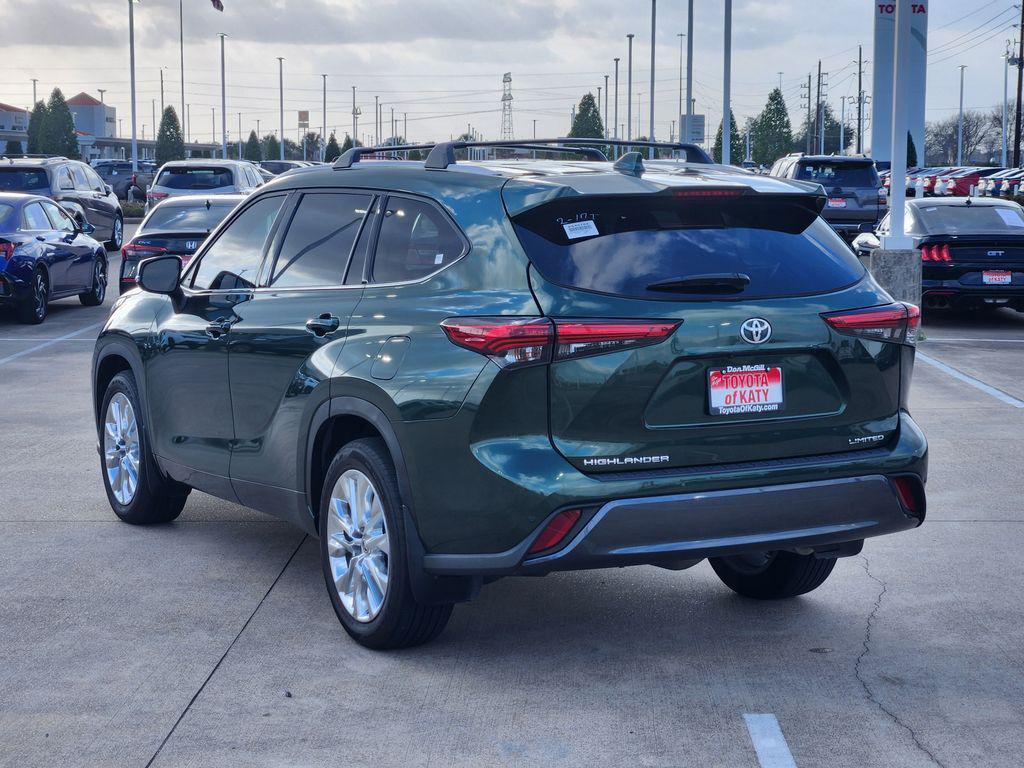 used 2023 Toyota Highlander car, priced at $40,095