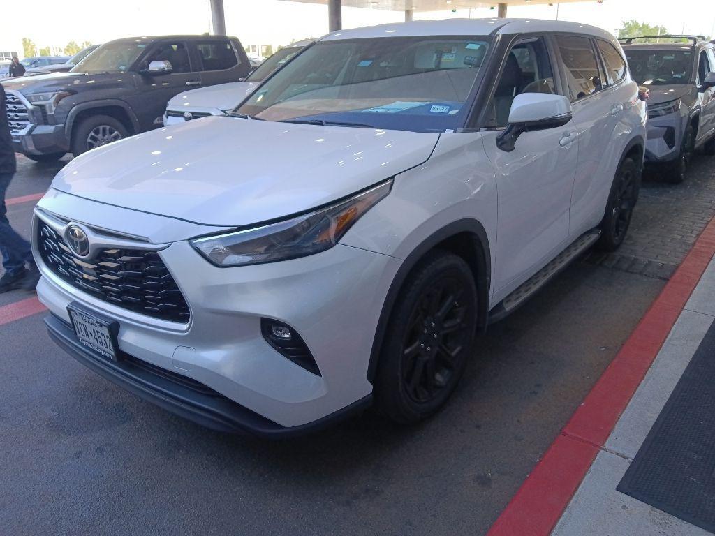 used 2024 Toyota Highlander car, priced at $38,495