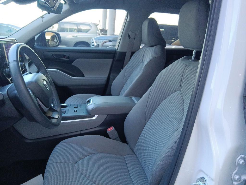 used 2024 Toyota Highlander car, priced at $38,495