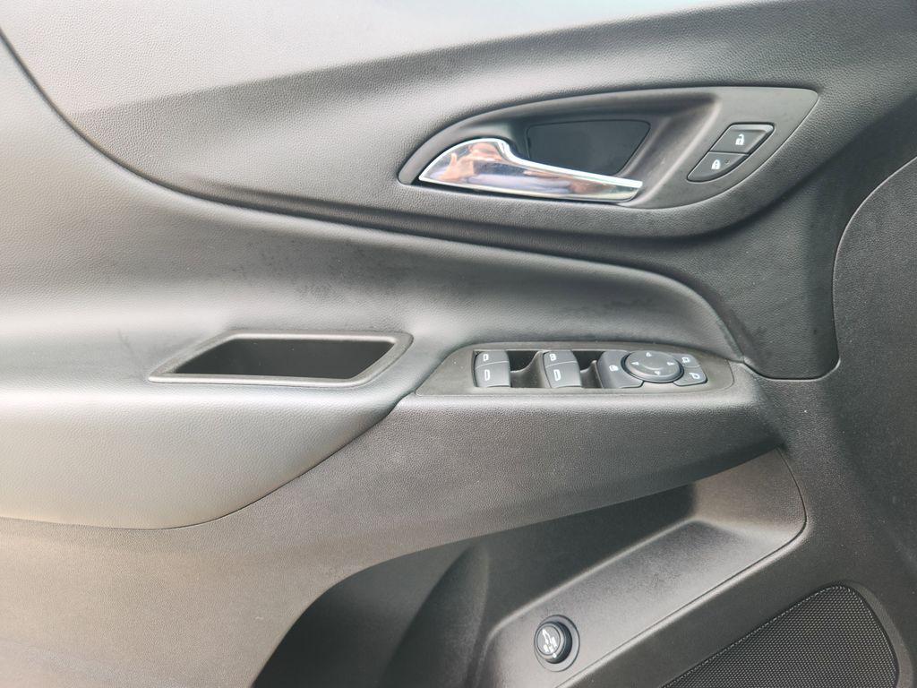 used 2024 Chevrolet Equinox car, priced at $22,044