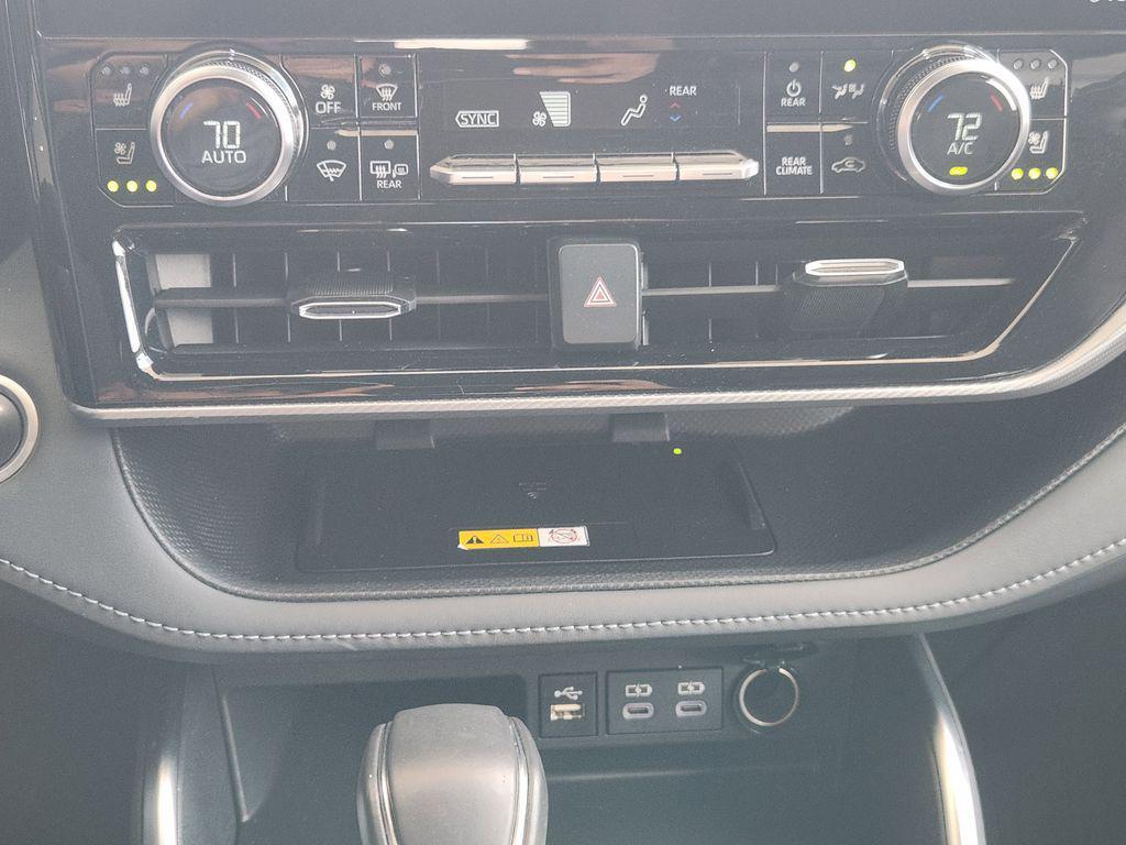 used 2024 Toyota Highlander car, priced at $44,395
