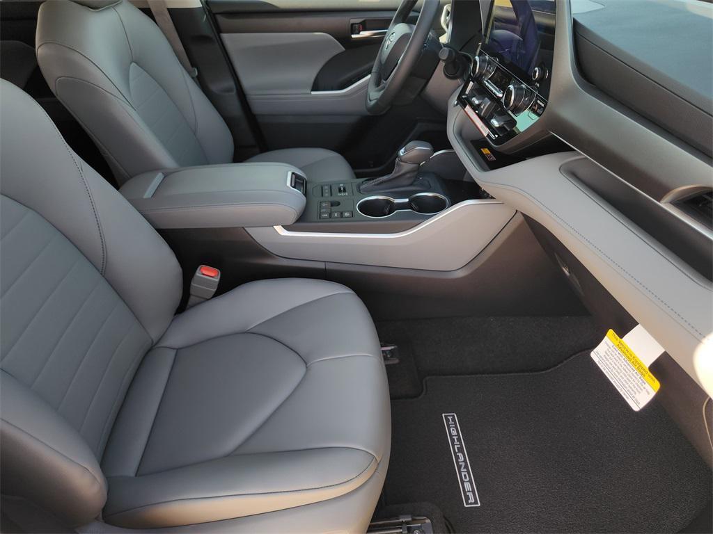 new 2026 Toyota Highlander car, priced at $50,177