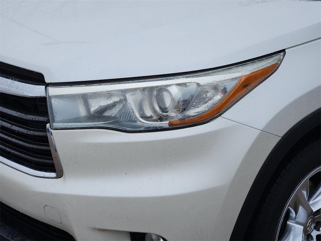 used 2015 Toyota Highlander car, priced at $16,595