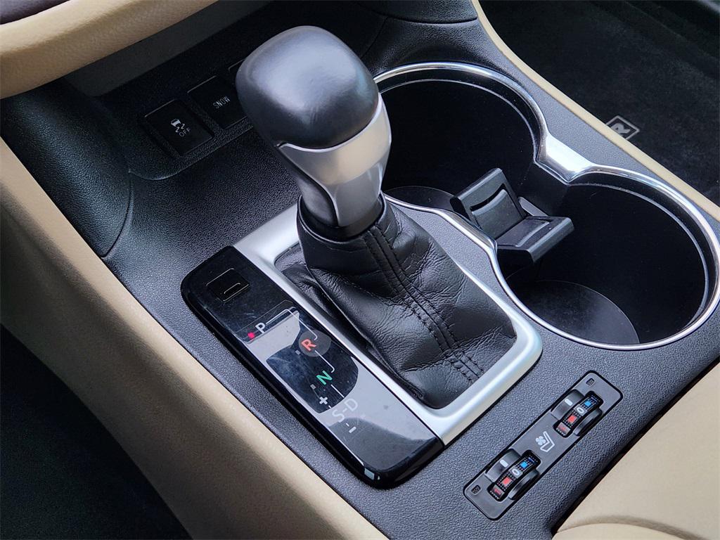 used 2015 Toyota Highlander car, priced at $16,595