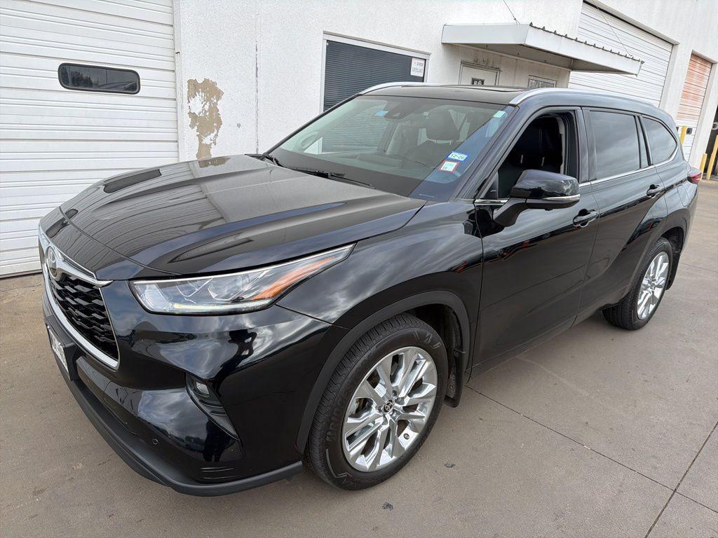 used 2023 Toyota Highlander car, priced at $40,695