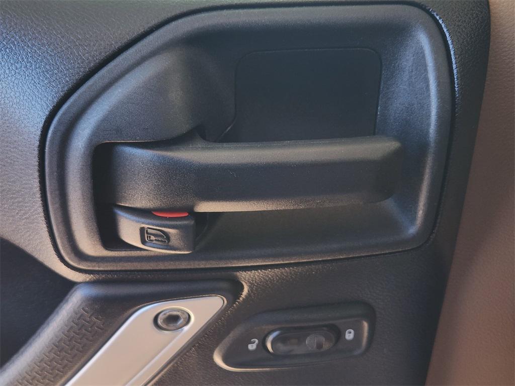 used 2015 Jeep Wrangler Unlimited car, priced at $18,495