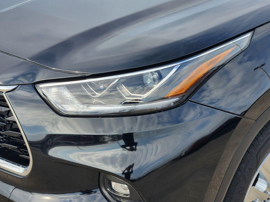used 2025 Toyota Highlander car, priced at $48,695