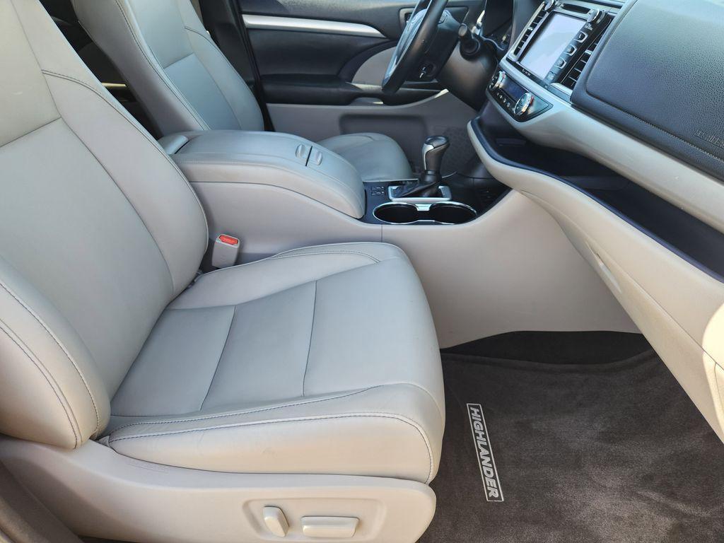 used 2018 Toyota Highlander car, priced at $19,995