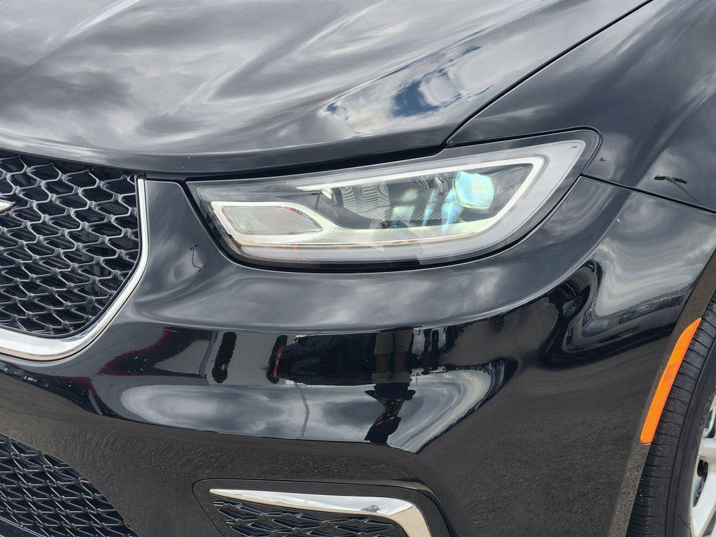 used 2025 Chrysler Pacifica car, priced at $30,895