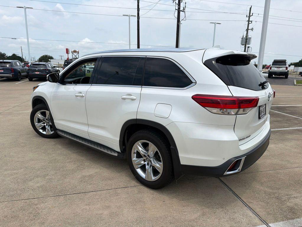 used 2019 Toyota Highlander car, priced at $25,495