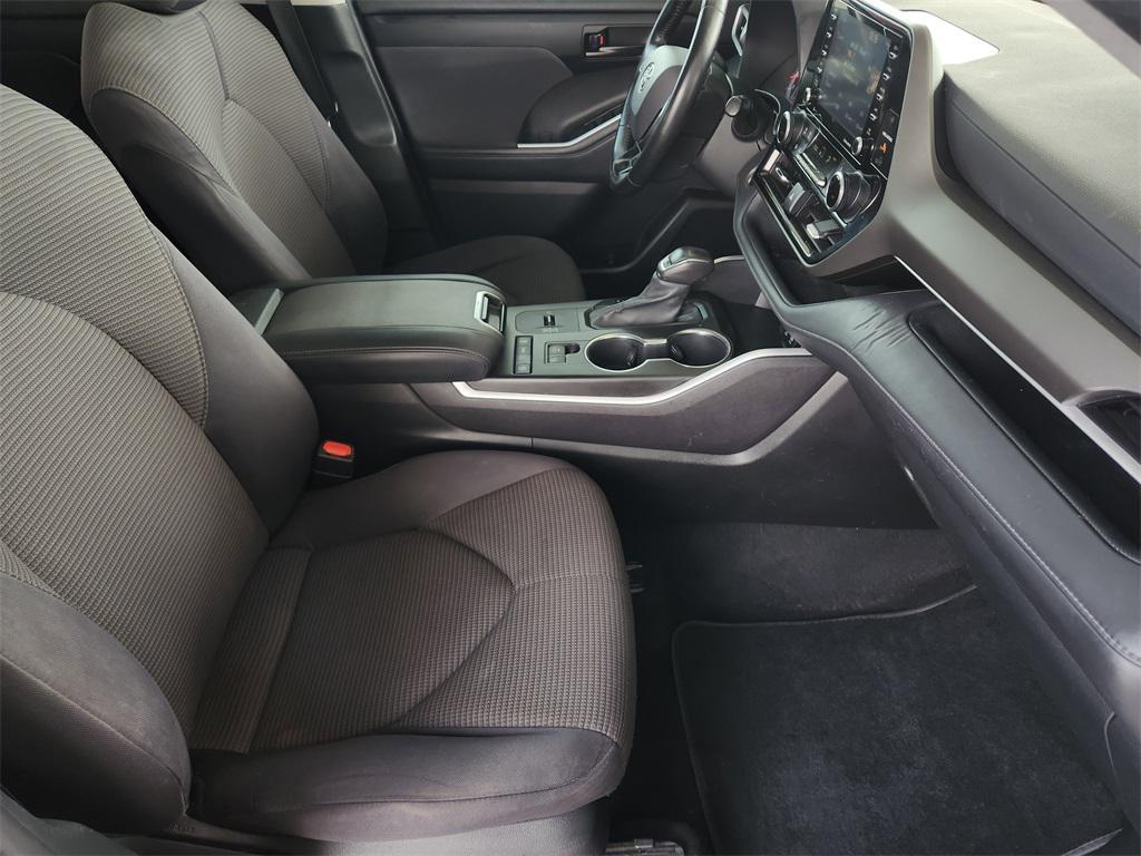 used 2021 Toyota Highlander car, priced at $18,995