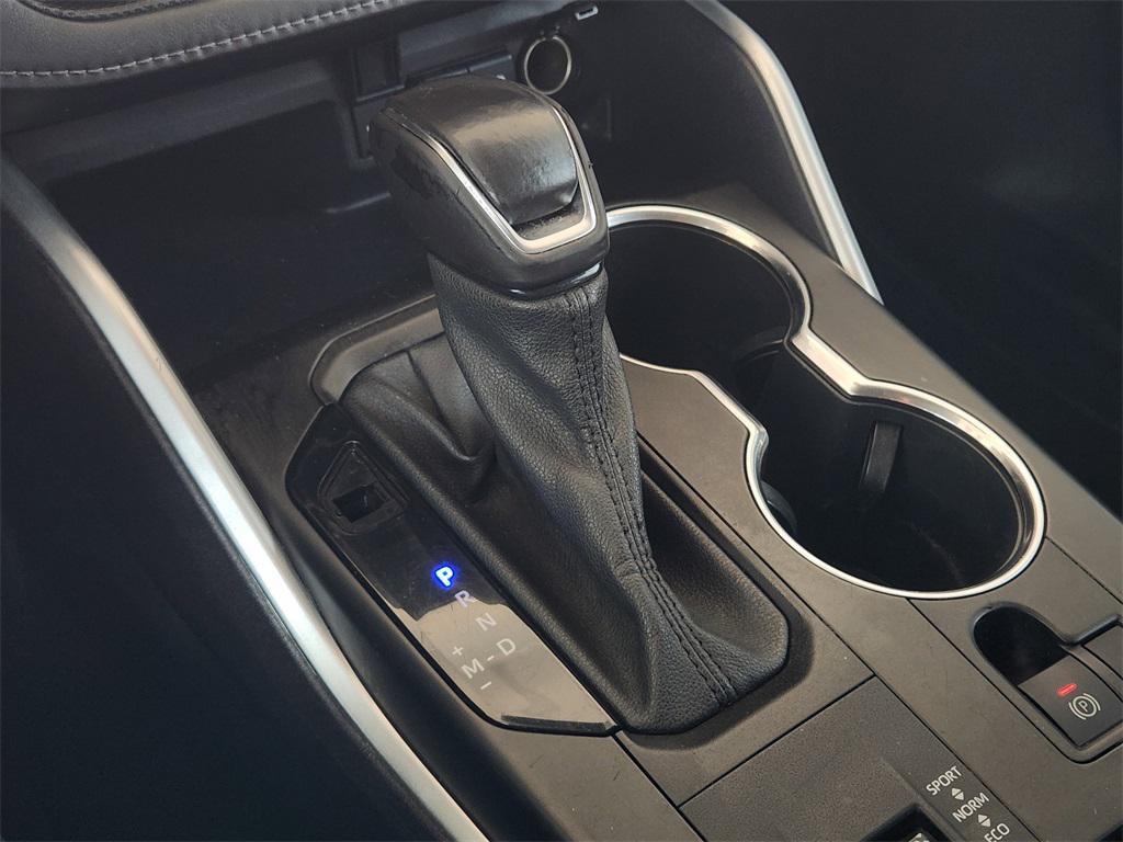 used 2021 Toyota Highlander car, priced at $18,995