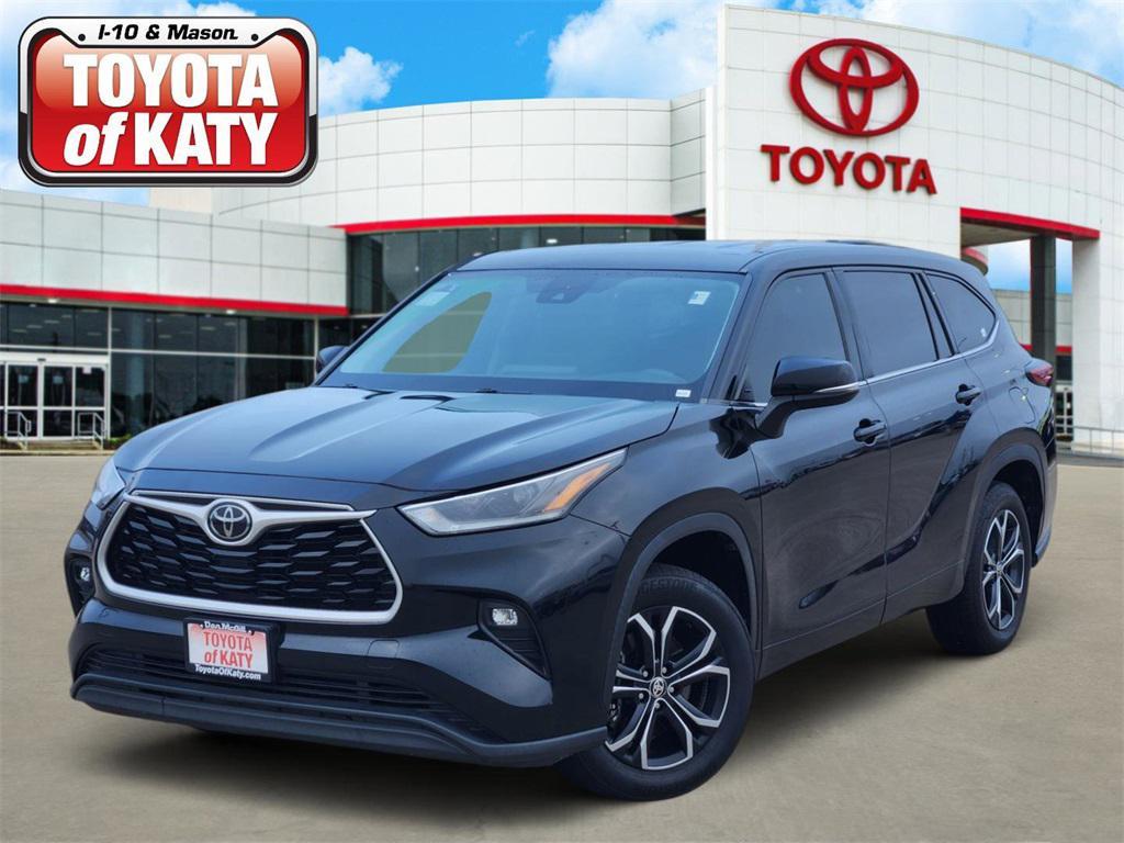 used 2021 Toyota Highlander car, priced at $18,995