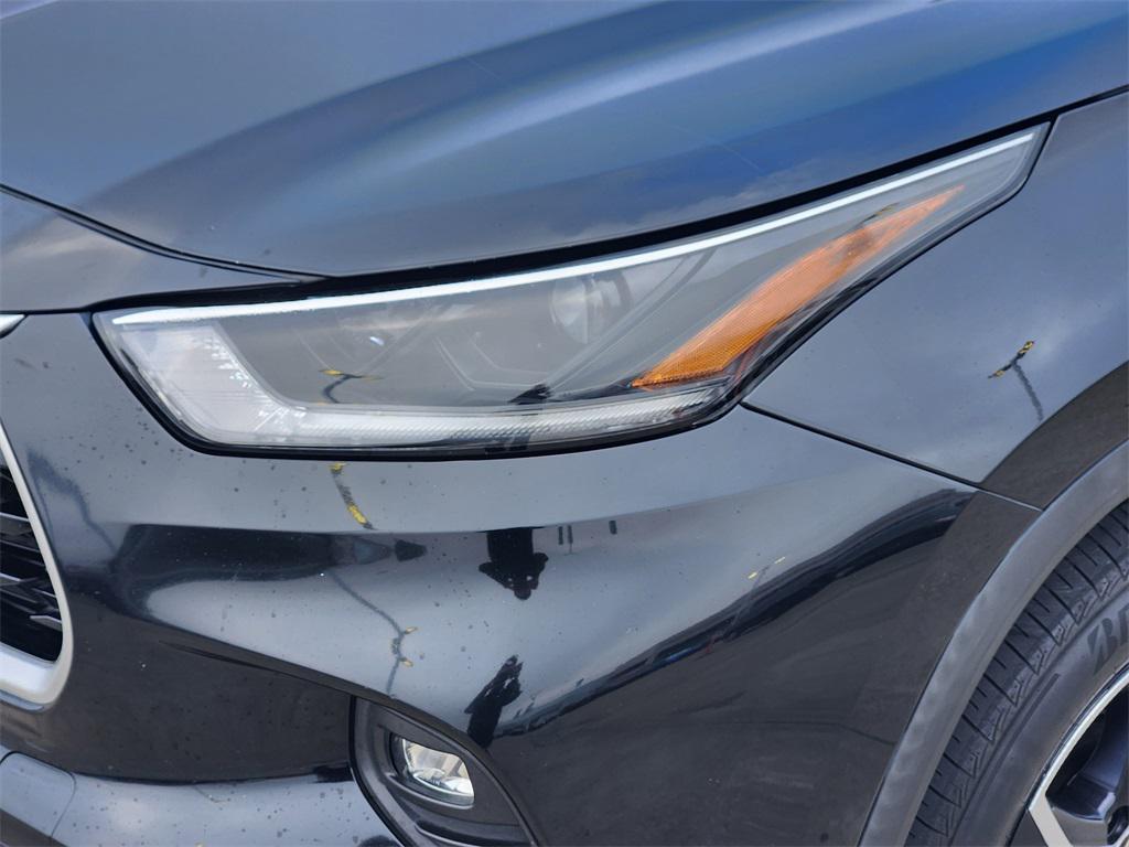 used 2021 Toyota Highlander car, priced at $18,995