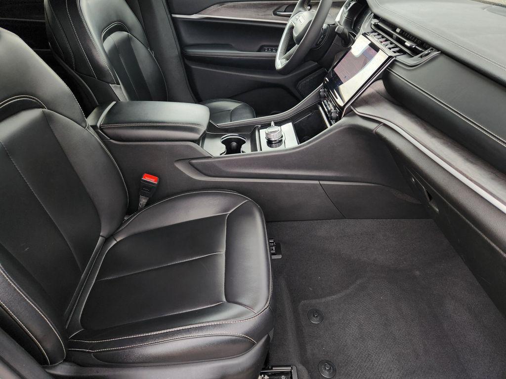used 2024 Jeep Grand Cherokee car, priced at $29,730