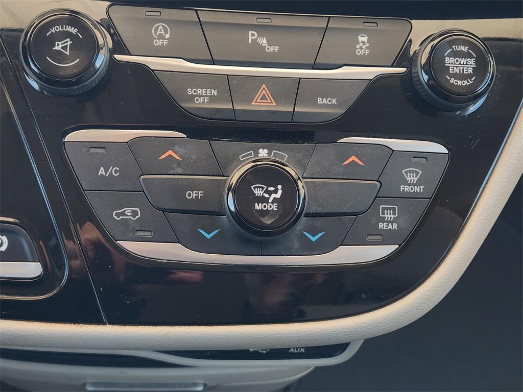 used 2017 Chrysler Pacifica car, priced at $10,695